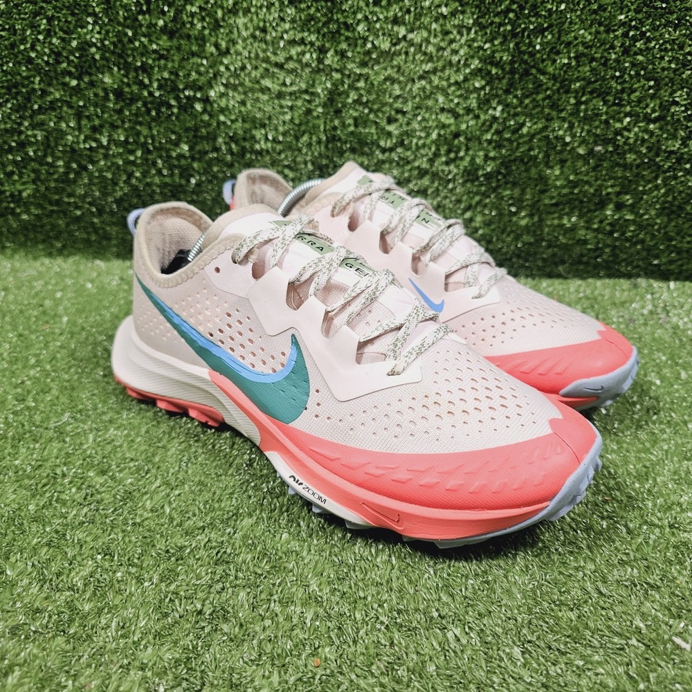 Nike Air Zoom Terra Kiger 7 Light Soft Pink Athletic Shoes CW6066-600 Womens 7.5